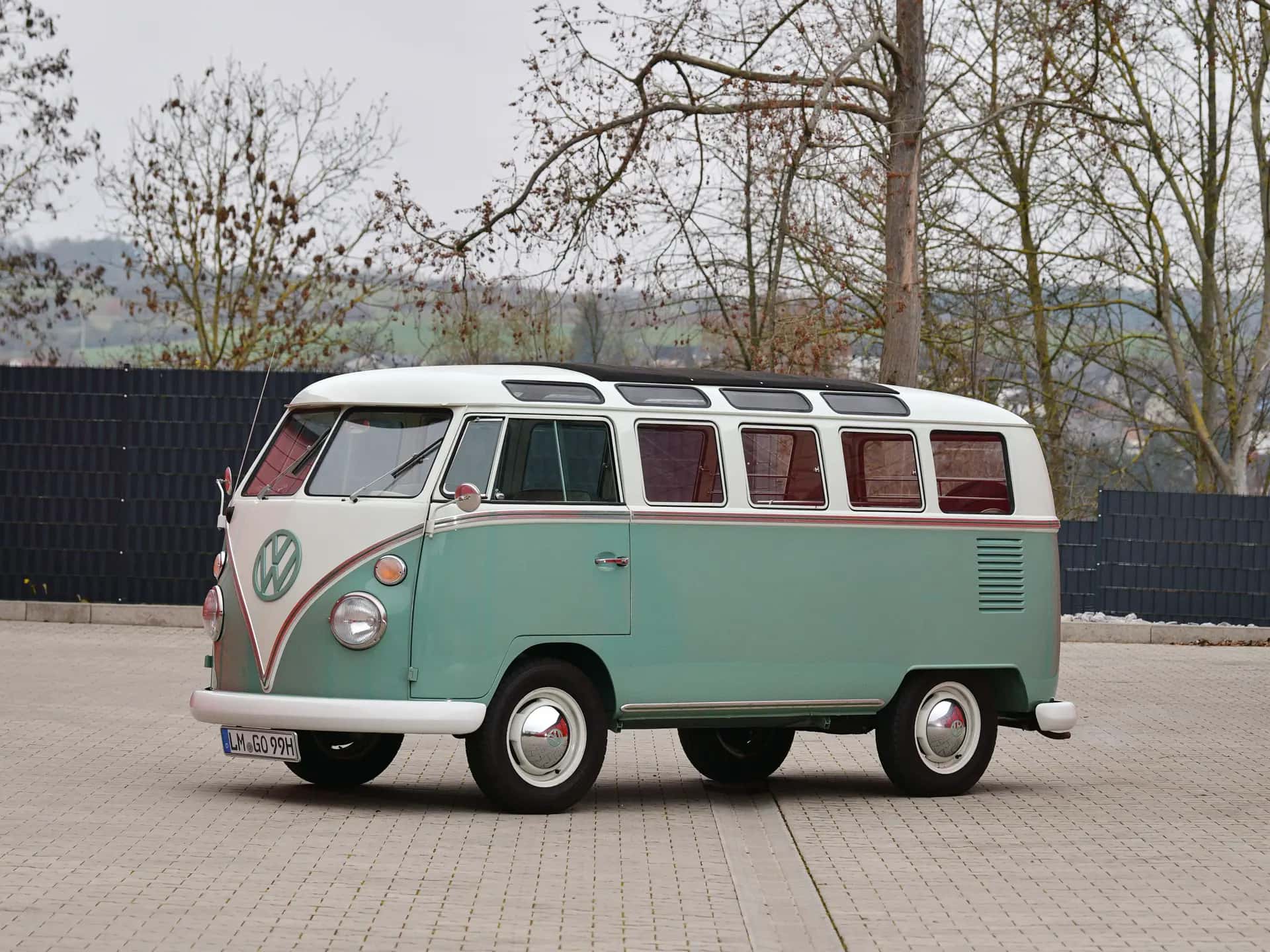 1967 Volkswagen Type 2 '21-Window' Deluxe Microbus sold for €69,000
