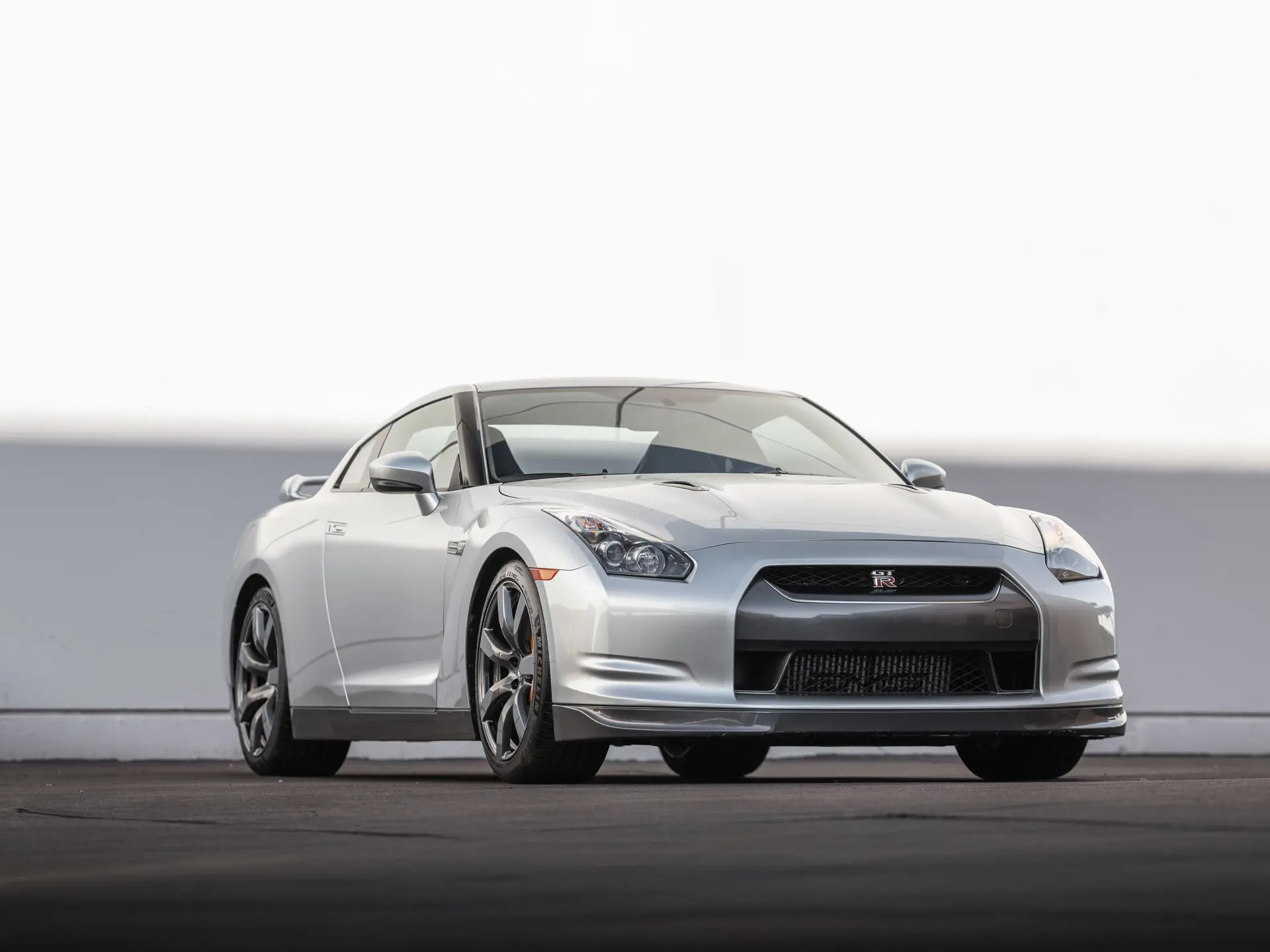 2009 Nissan GT-R sold for $100,800