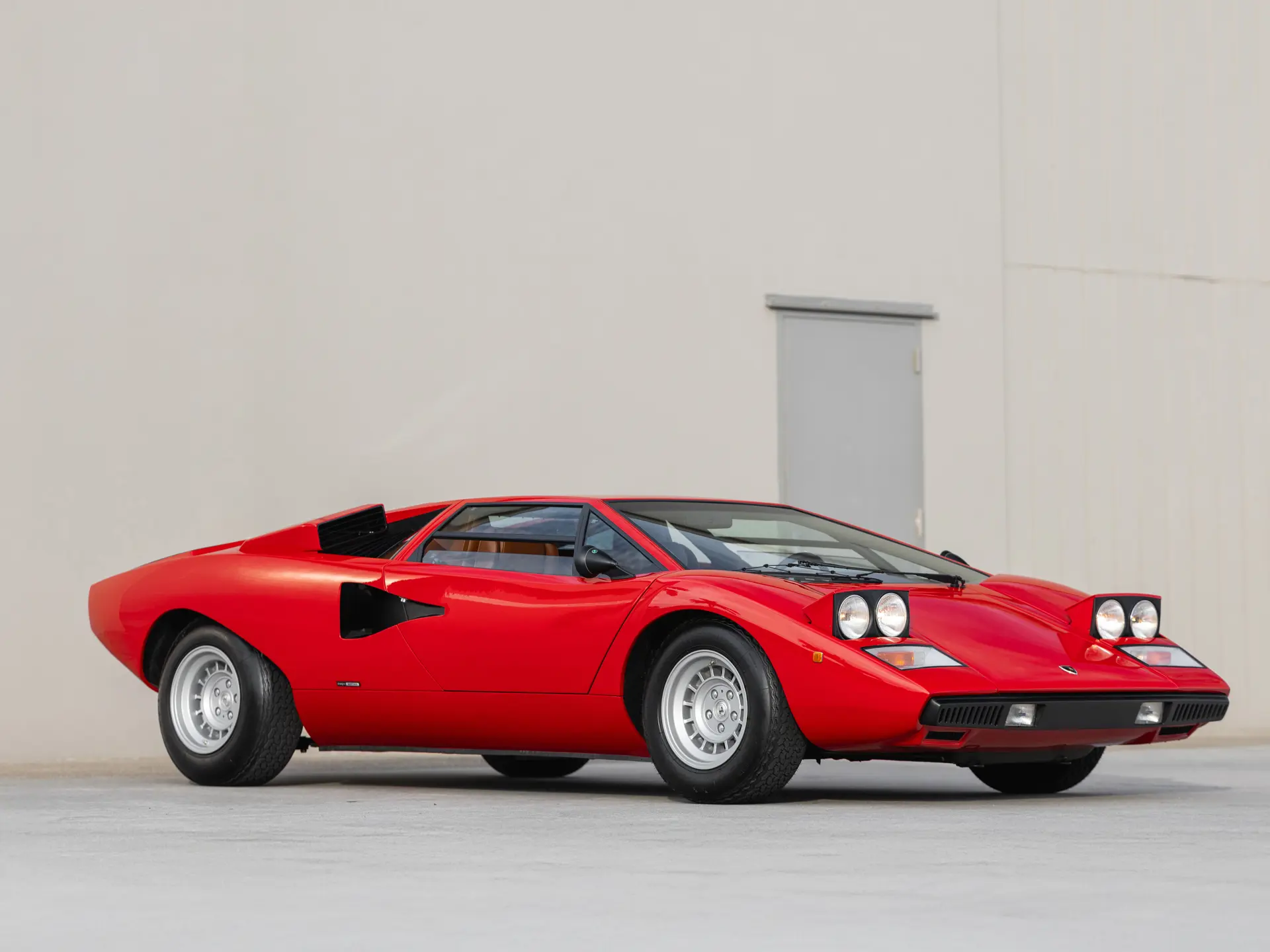 1977 Lamborghini Countach LP400 'Periscopio' sold for $885,000