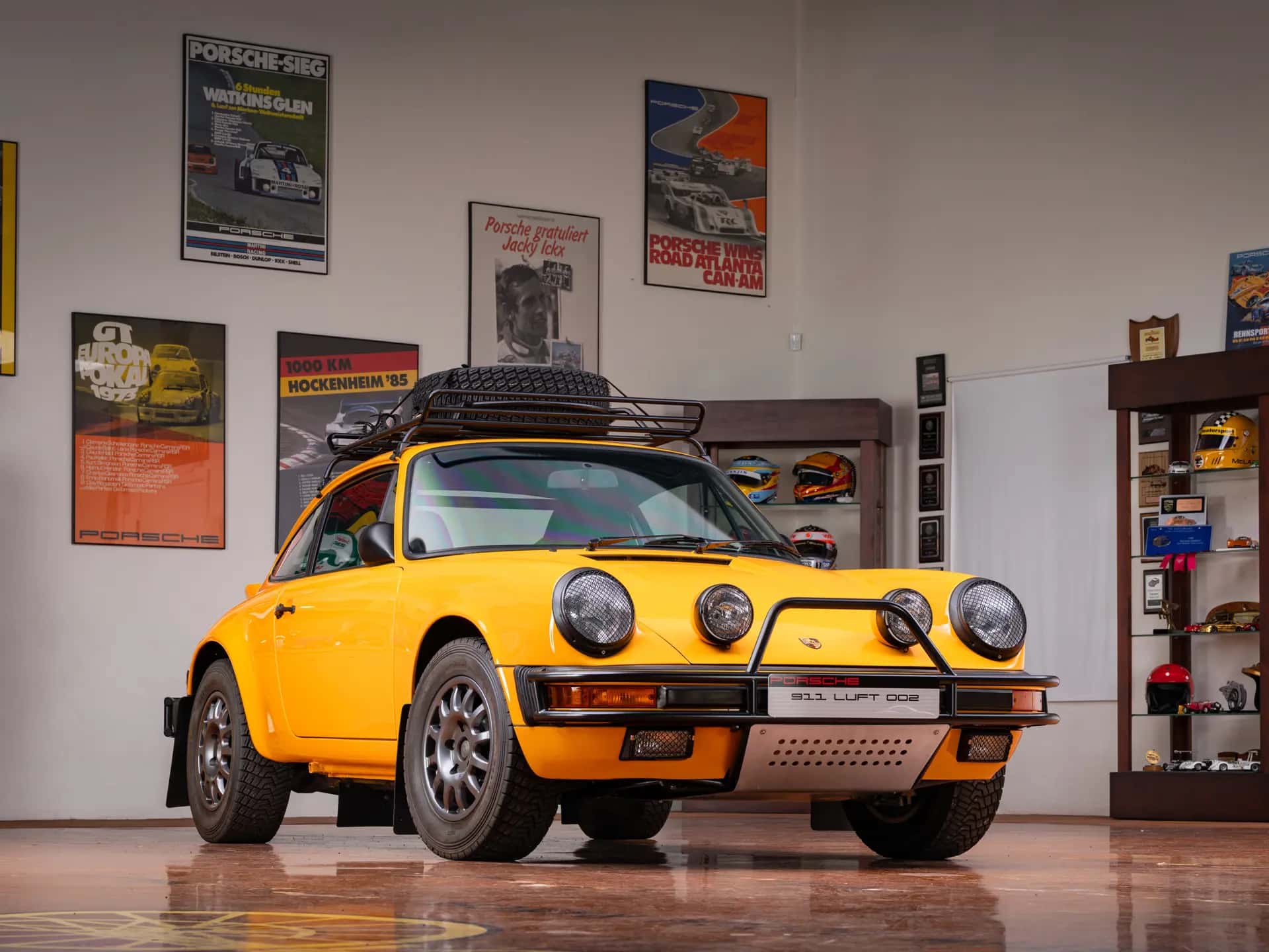 1987 Porsche 911 'Safari' sold for $291,000