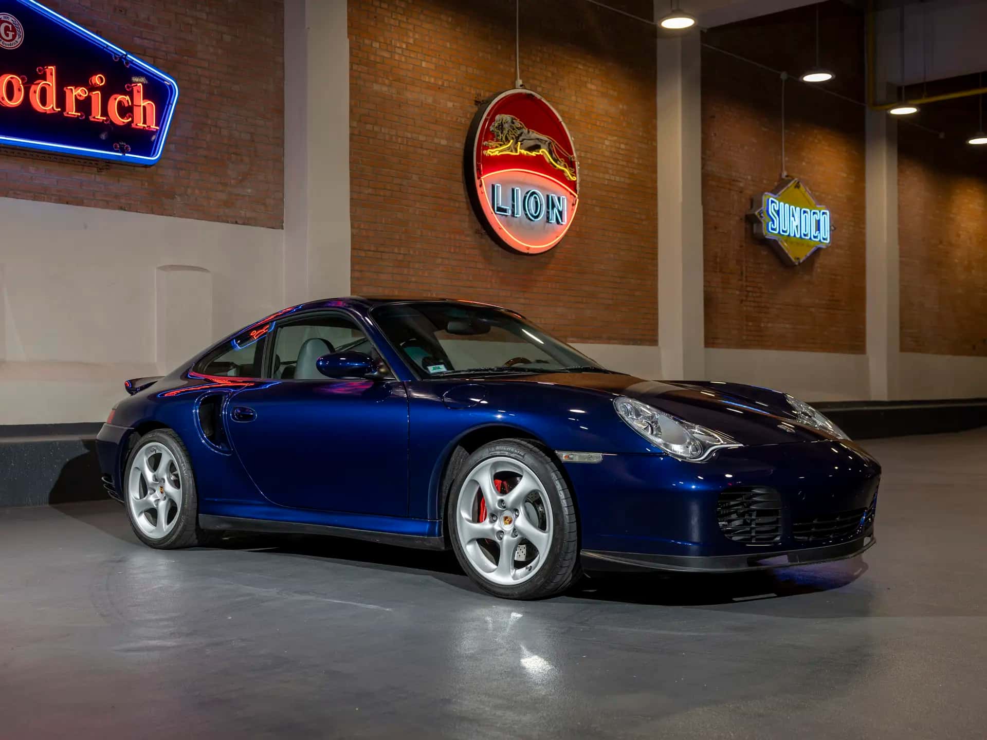2001 Porsche 911 Turbo Coupe sold for $134,400
