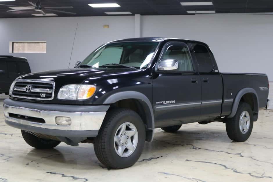 2000 Toyota Tundra (XK30/XK40 2000-2006) sold for $10,900
