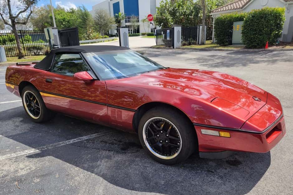 1988 Chevrolet Corvette C4 Convertible (1986-1991) sold for $9,500
