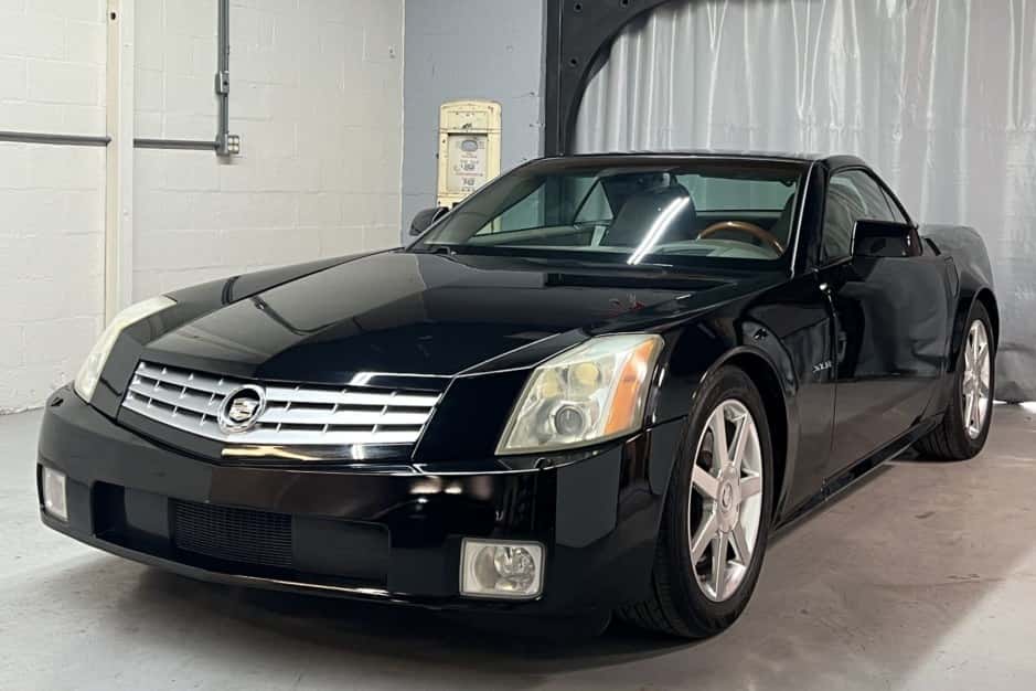 2004 Cadillac XLR sold for $18,500