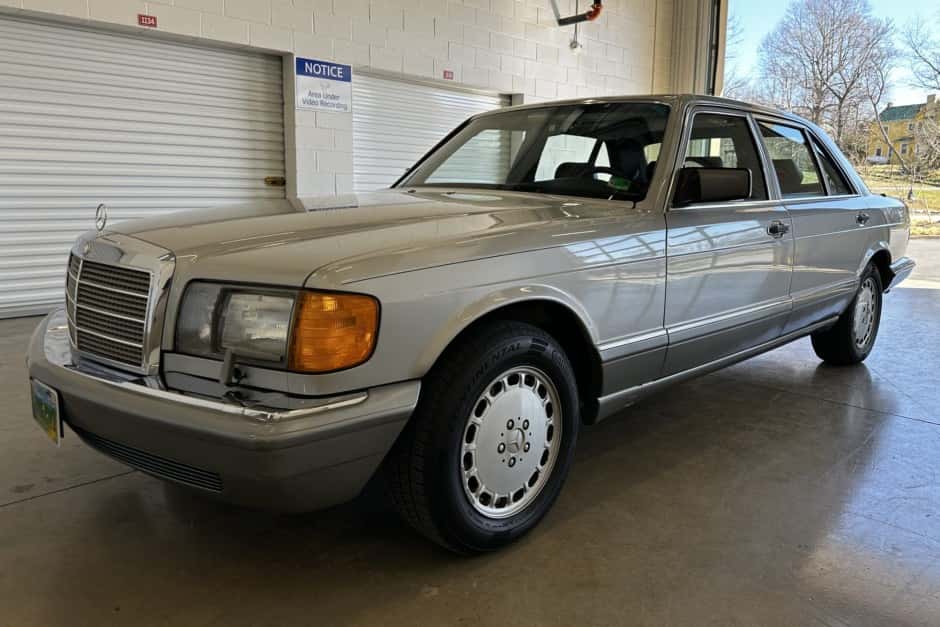 1987 Mercedes-Benz W126 S-Class sold for $12,000