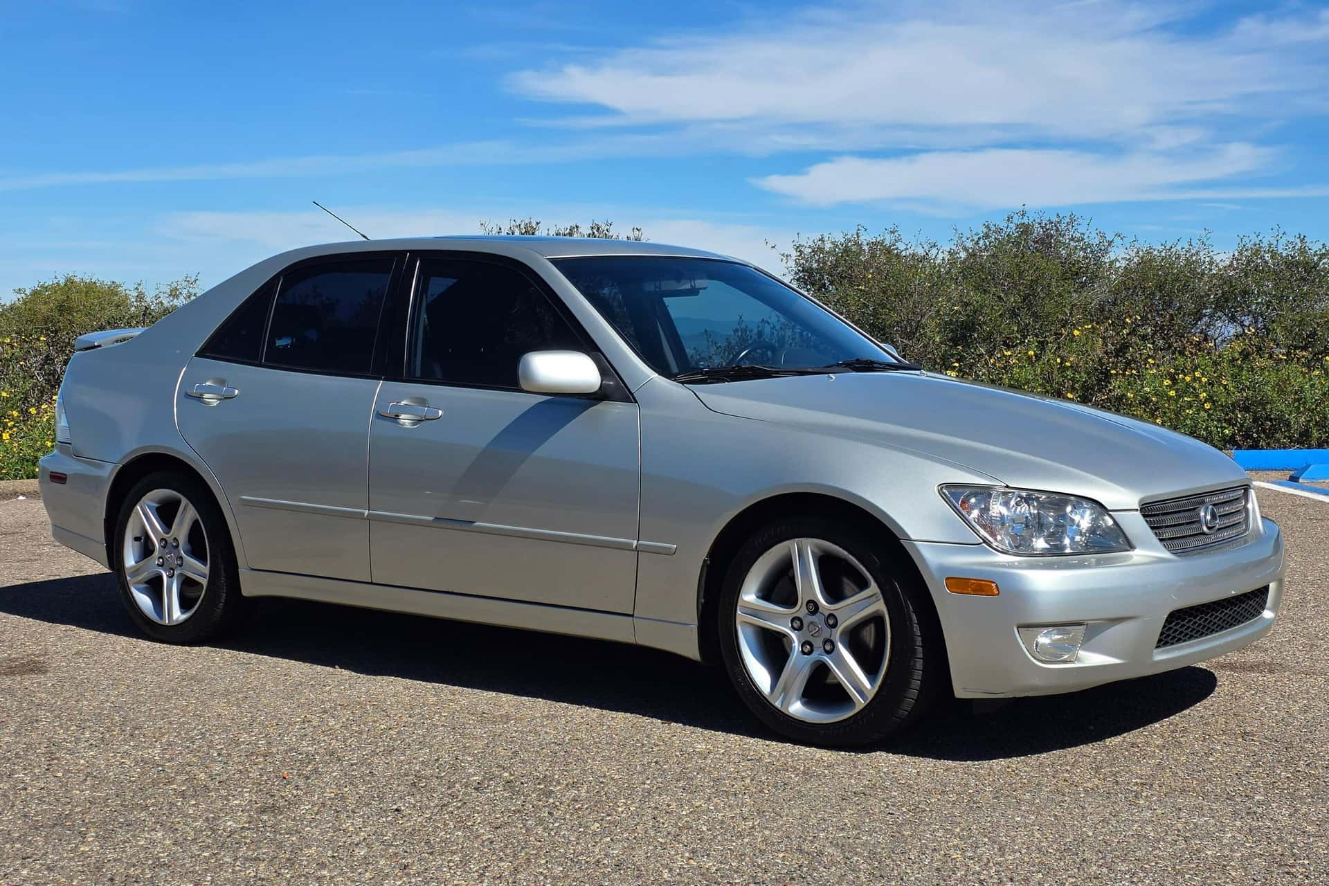 2001 Lexus IS sold for $14,500