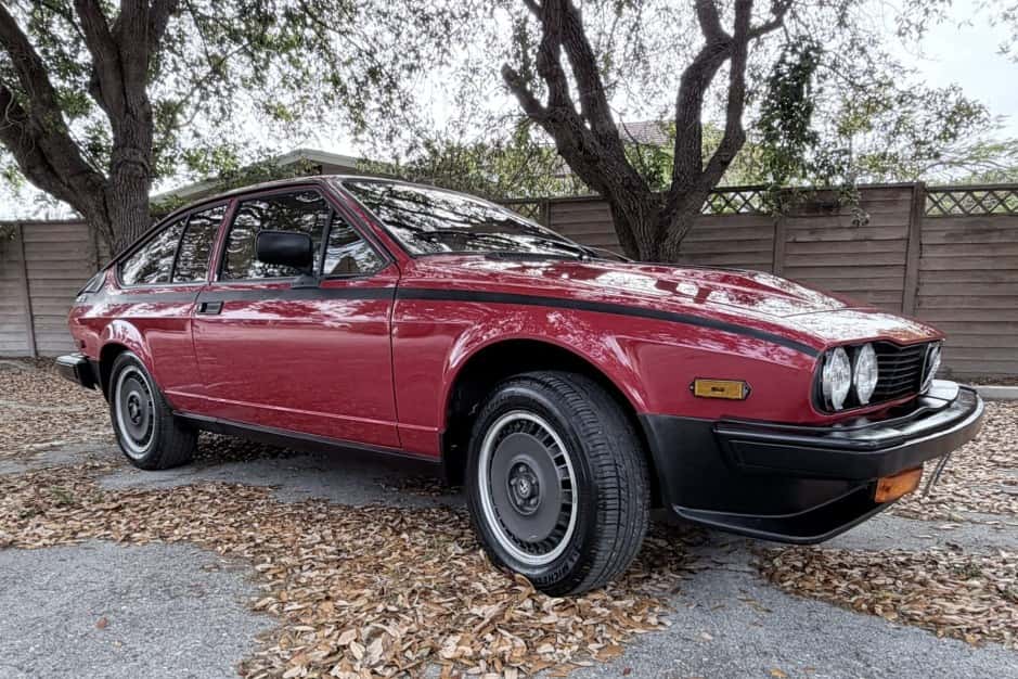 1982 Alfa Romeo GTV6 sold for $8,900