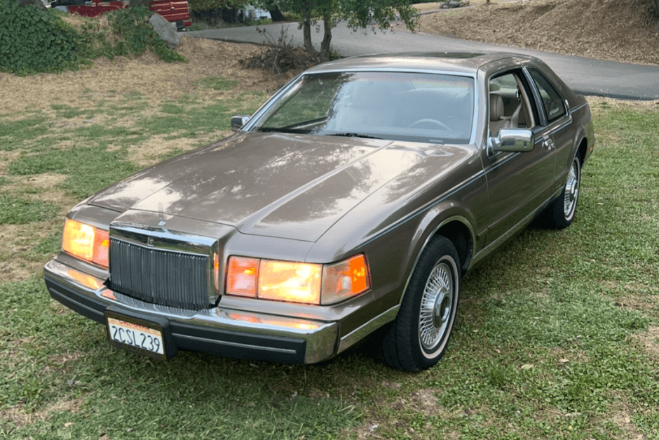 1986 Lincoln Continental Mark VII & Mark VII sold for $6,000