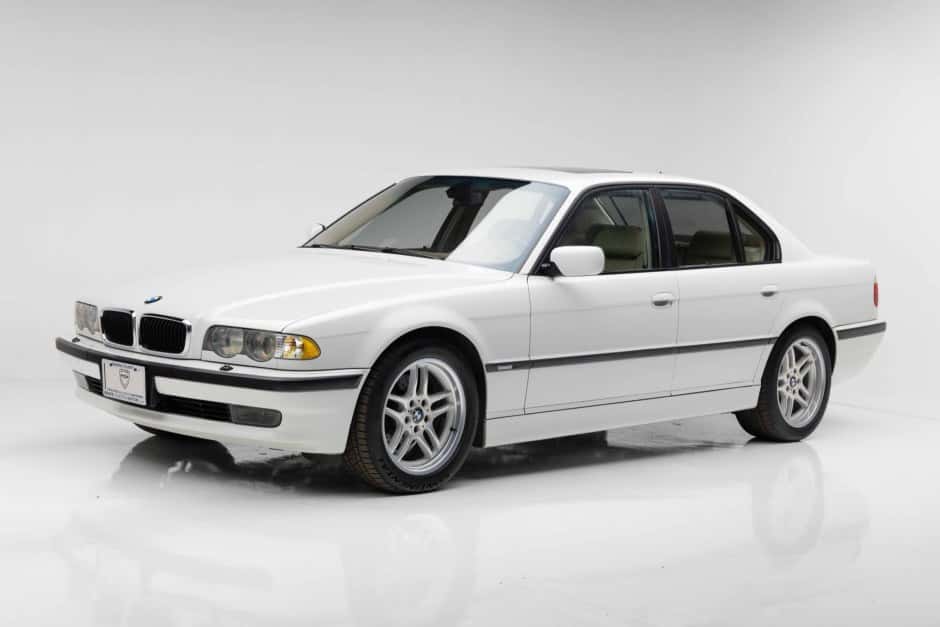 2001 BMW E38 7-Series sold for $6,100