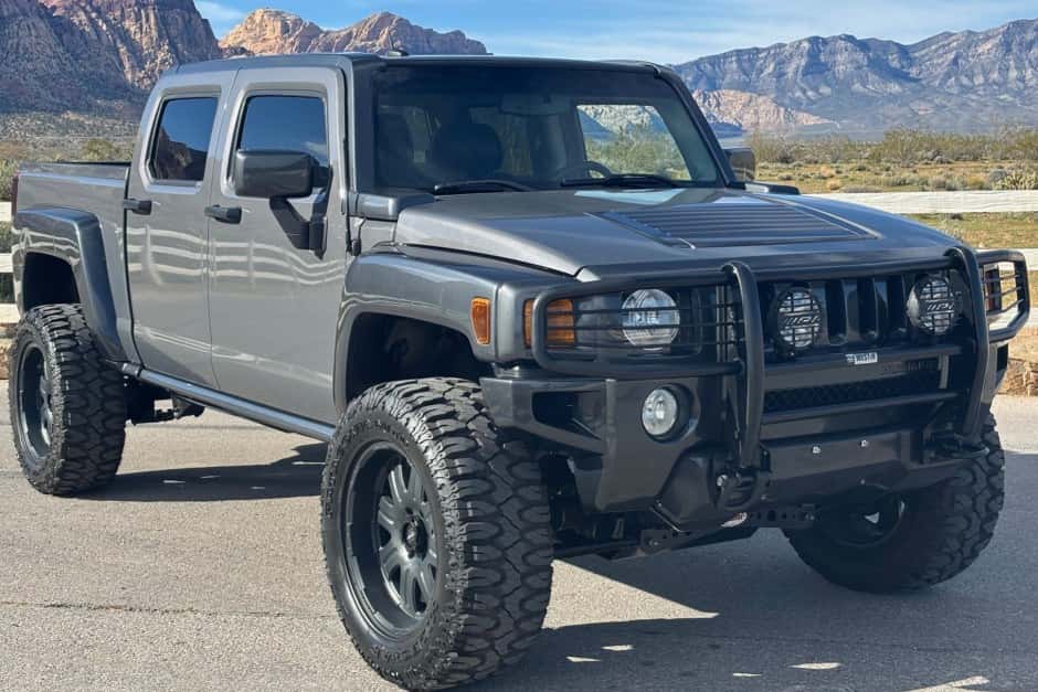 2009 Hummer H3 sold for $25,750