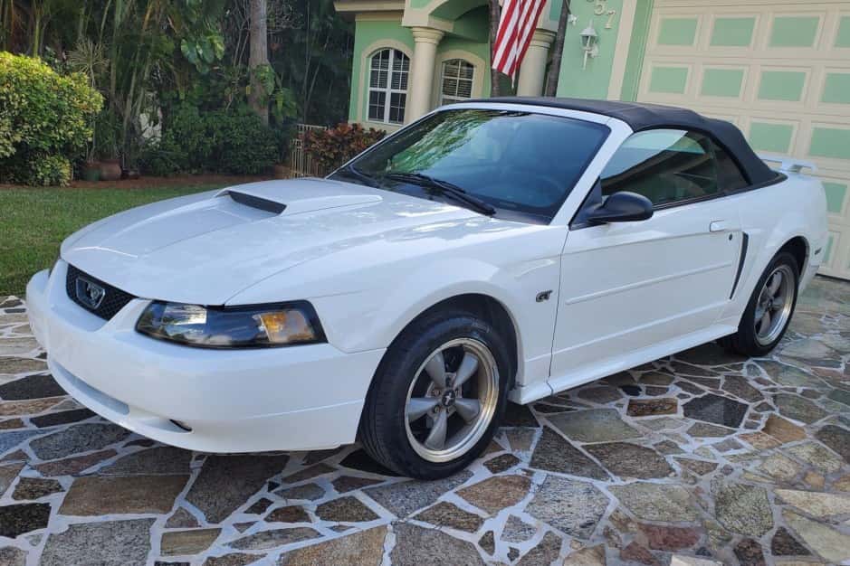 2002 Ford Mustang SN95 1994-2004 sold for $9,100