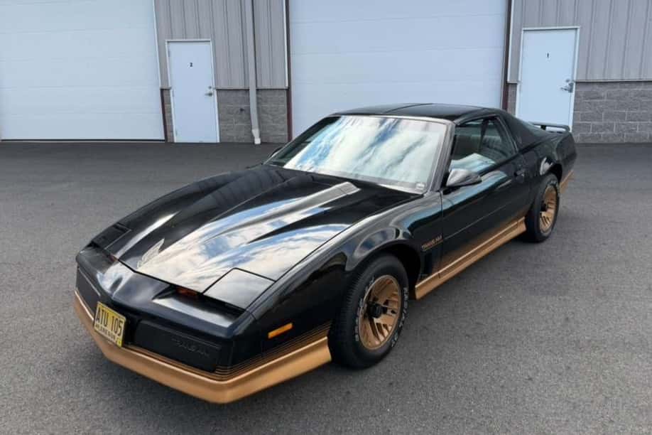 1984 Pontiac Firebird (3rd Generation – 1982-1992) sold for $14,250