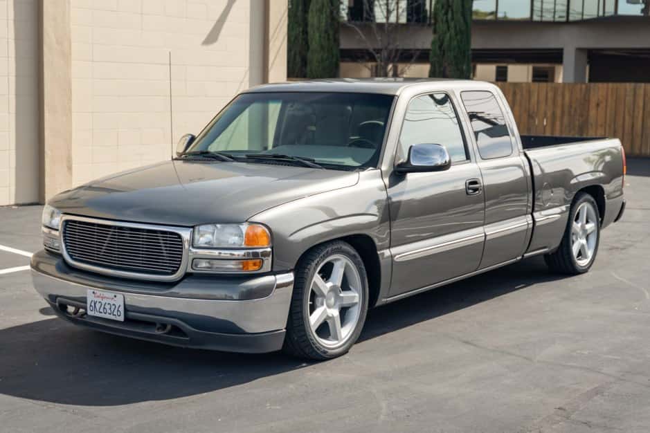 2000 GMC Sierra (GMT800 1999-2007) sold for $19,000