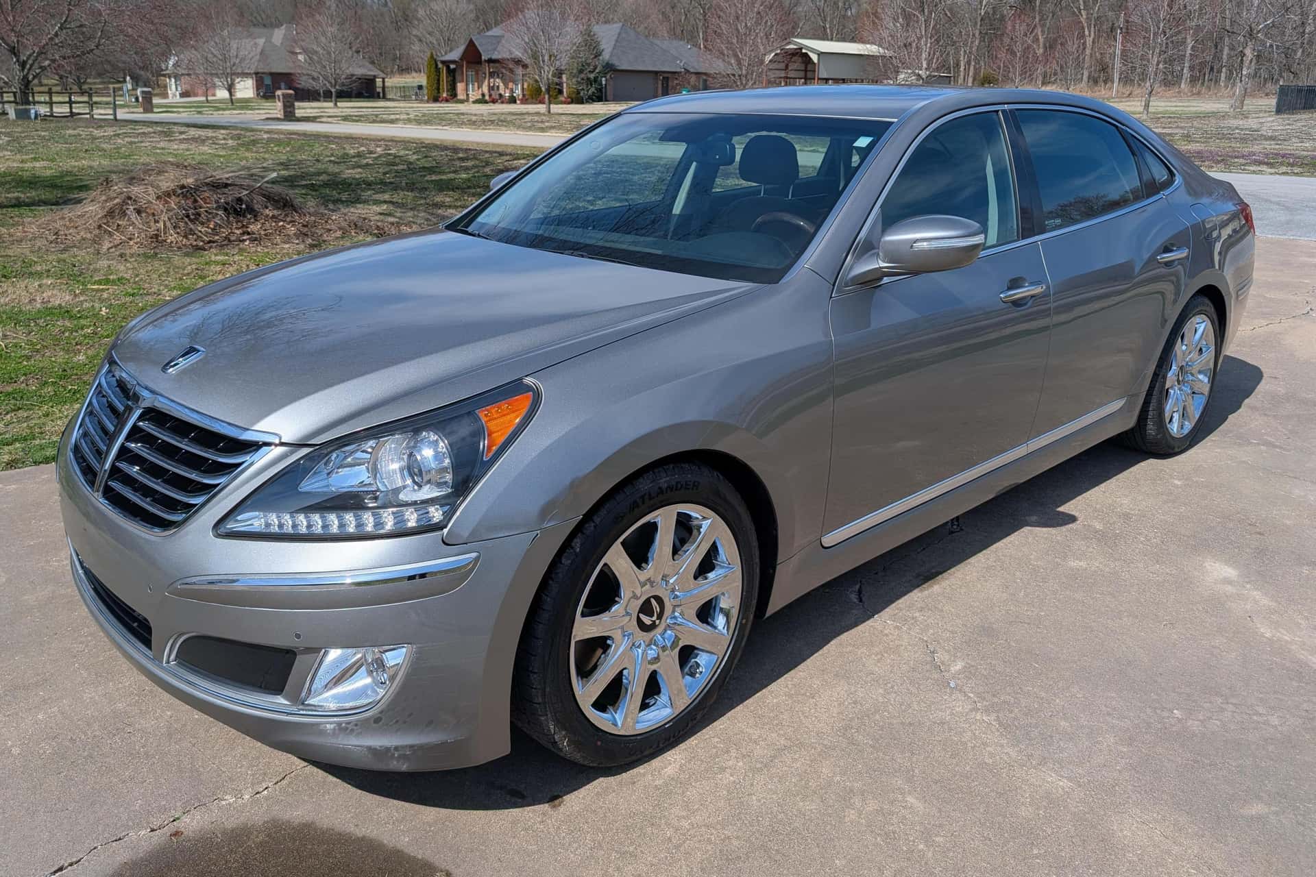 2012 Hyundai Equus sold for $13,800