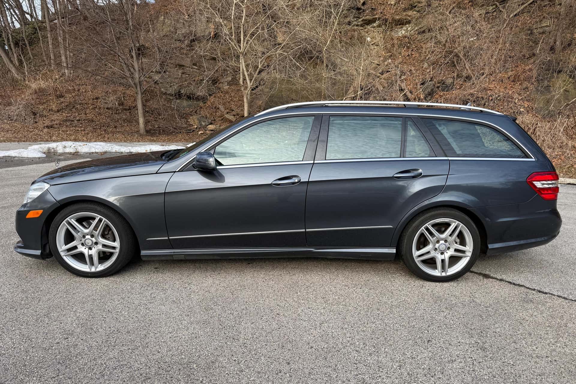 2011 Mercedes-Benz E-Class sold for $8,801