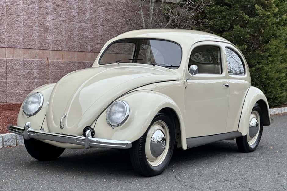 1951 Volkswagen Beetle (Split Window) sold for $48,250