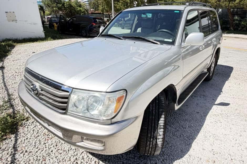 2006 Toyota Land Cruiser 100-Series sold for $11,500