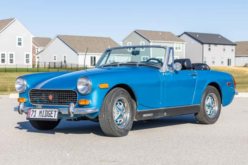 1972 MG Midget sold for $5,100