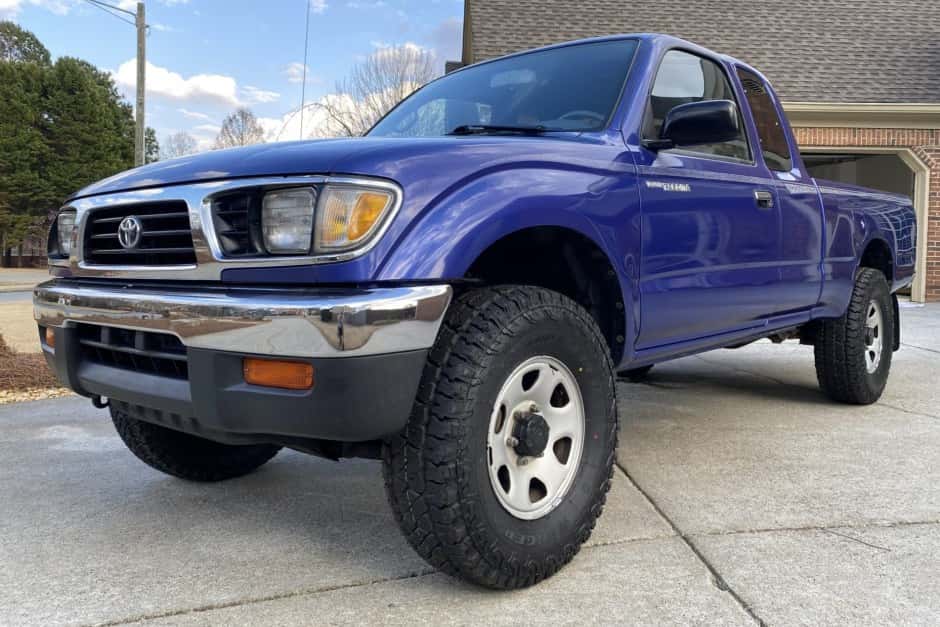 1995 Toyota Tacoma (N1X0 1995-2005) sold for $17,750