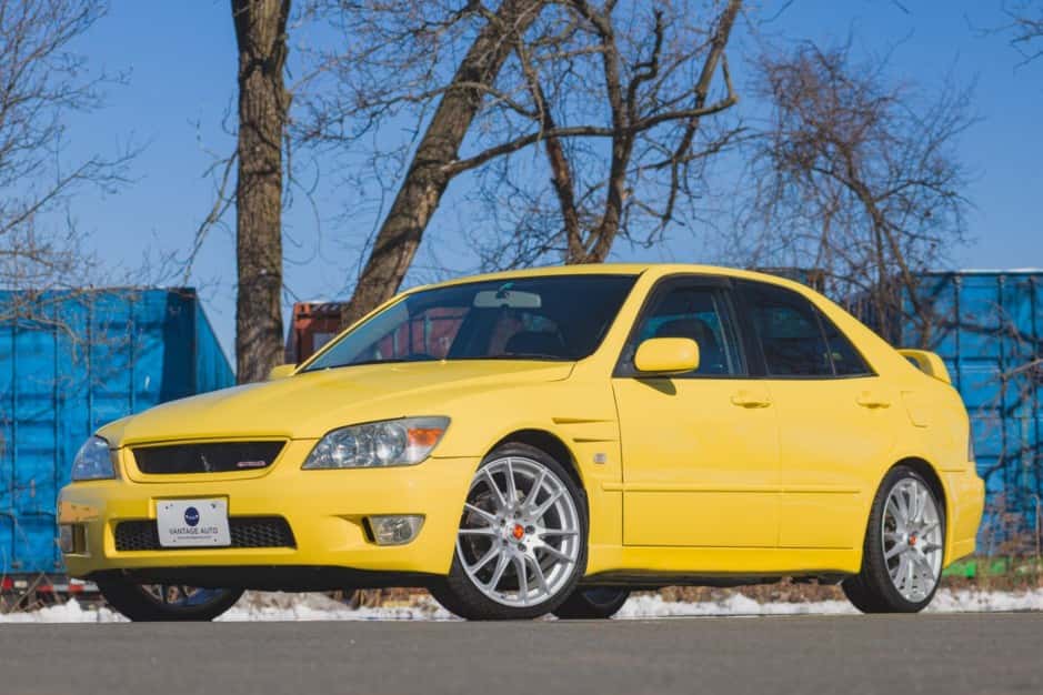 2000 Lexus IS sold for $11,600