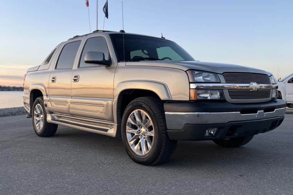 2005 Chevrolet Avalanche sold for $13,250