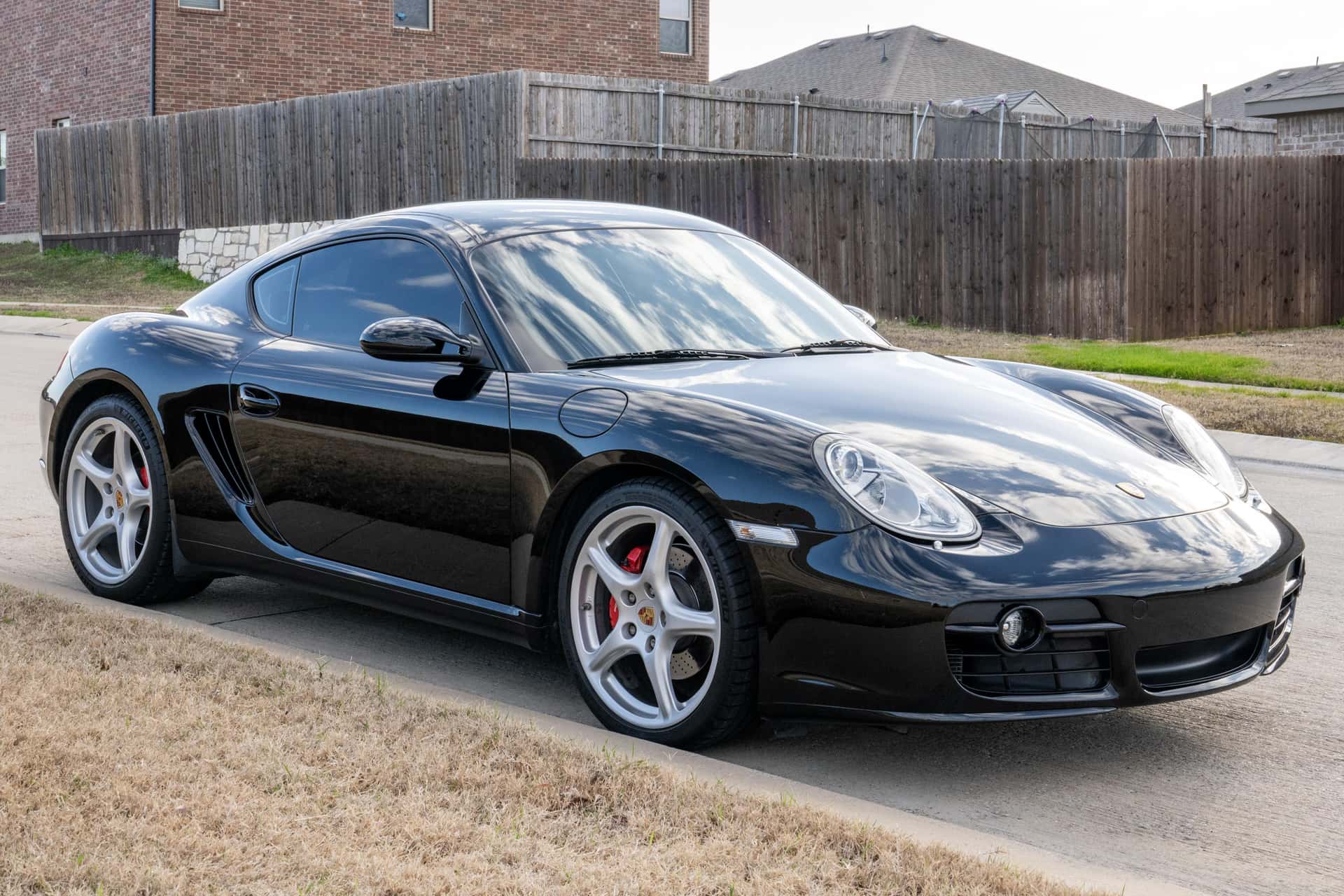 2007 Porsche 987 Cayman sold for $30,050