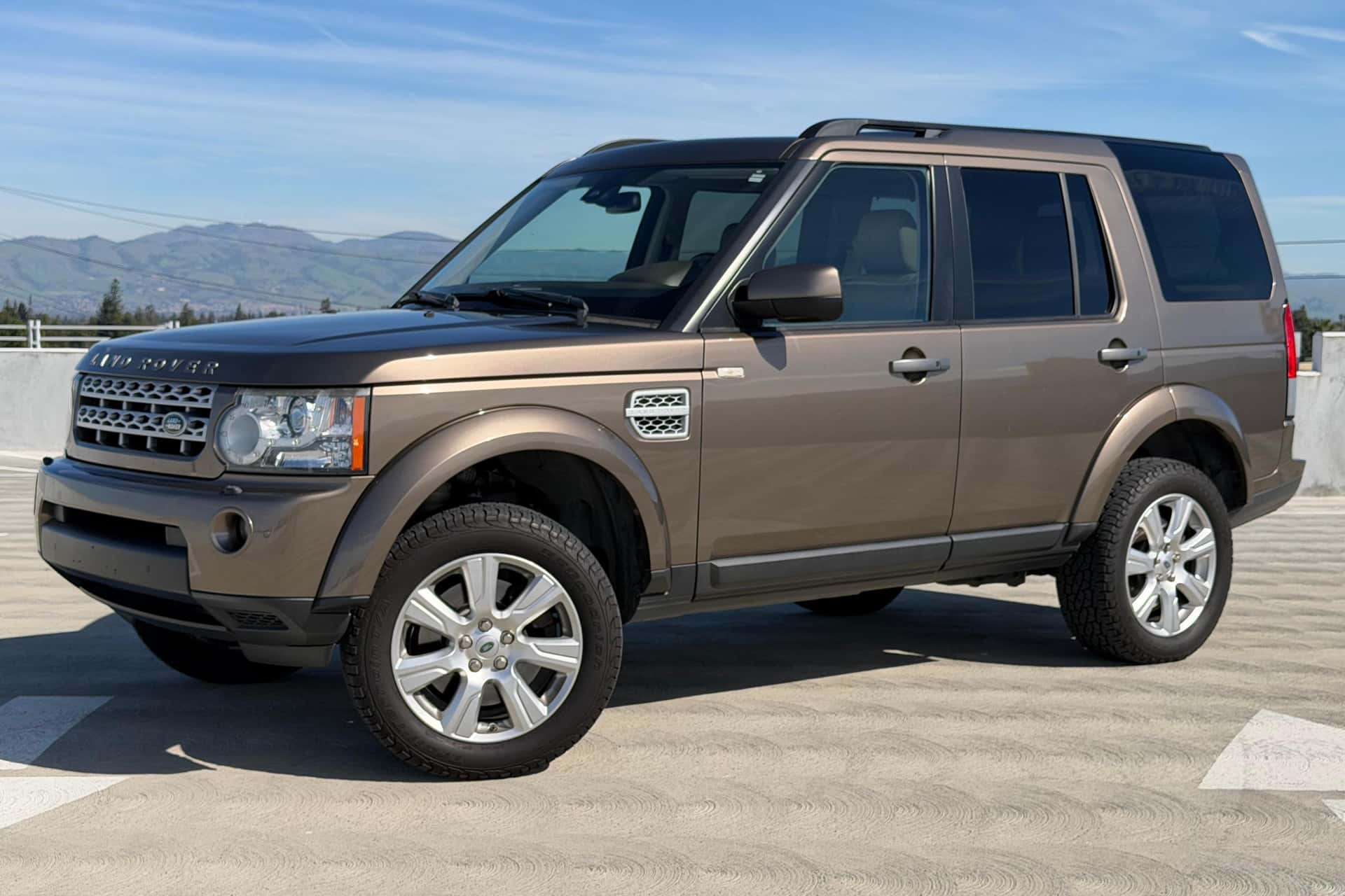 2013 Land Rover LR4 sold for $6,250