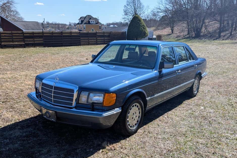 1987 Mercedes-Benz W126 S-Class sold for $10,250