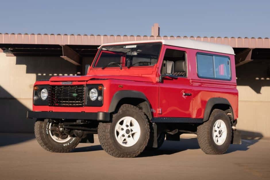 2000 Land Rover 90 / Defender 90 (Euro Spec) sold for $30,750