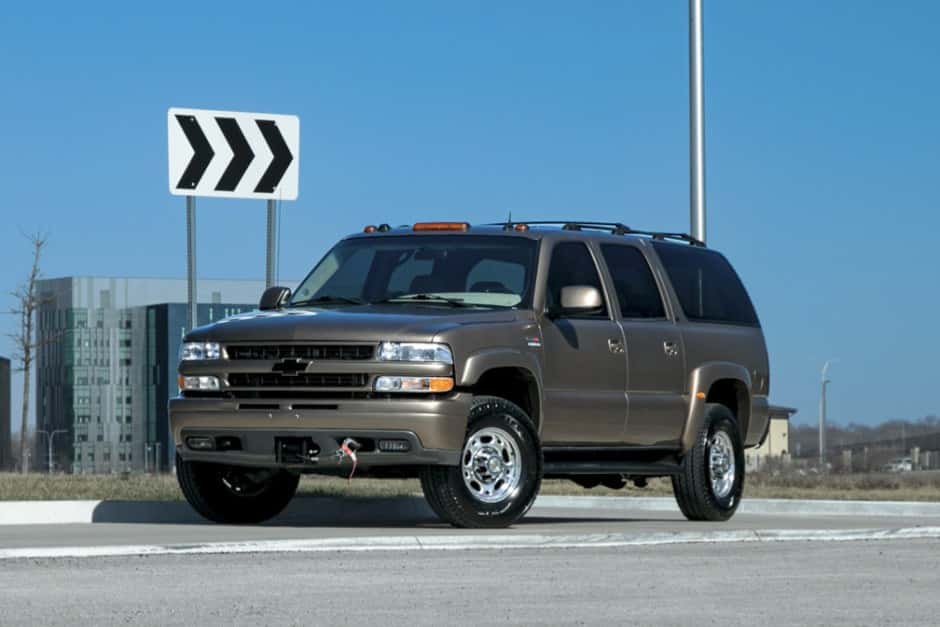 2004 Chevrolet Suburban (GMT800 2000-2006) sold for $25,750