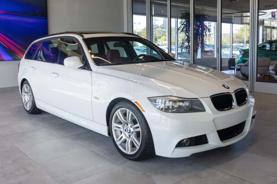 2012 BMW E91 3-Series Touring sold for $42,328