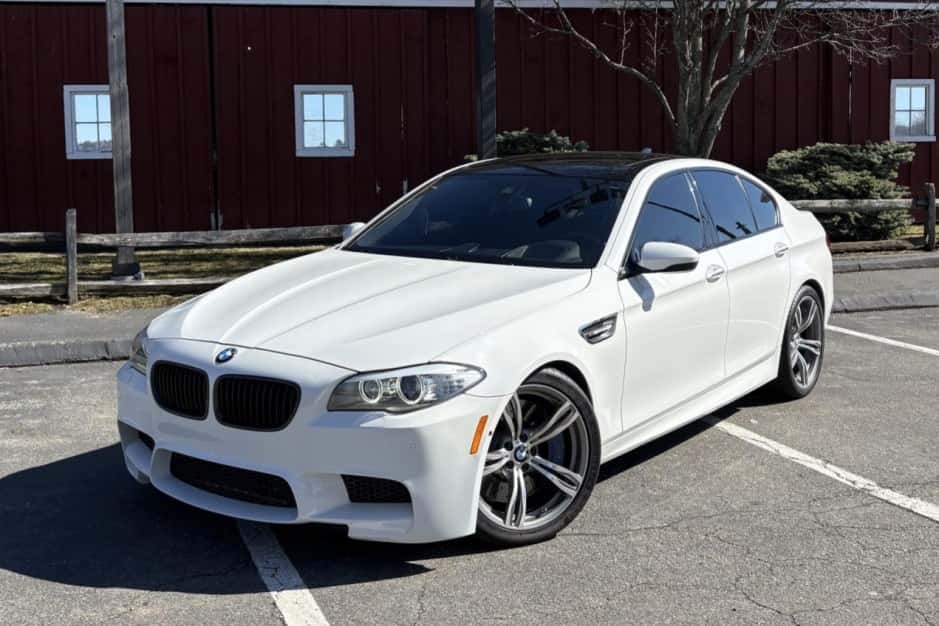 2013 BMW F10 M5 sold for $43,000