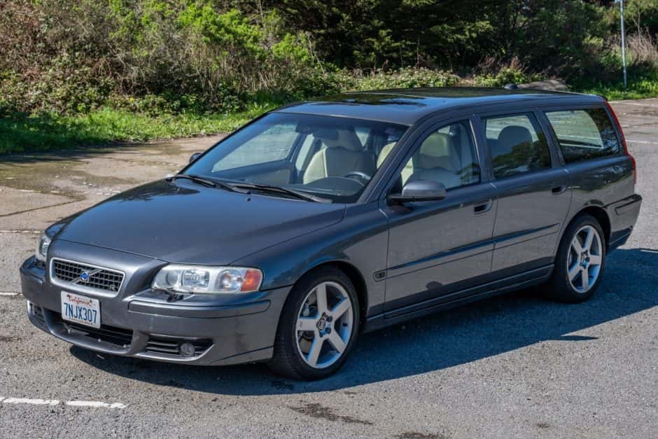 2006 Volvo V70R sold for $10,750