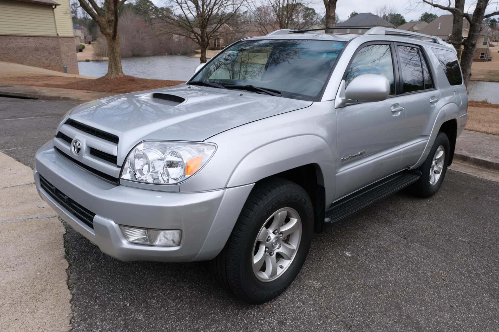 2005 Toyota 4Runner sold for $13,750