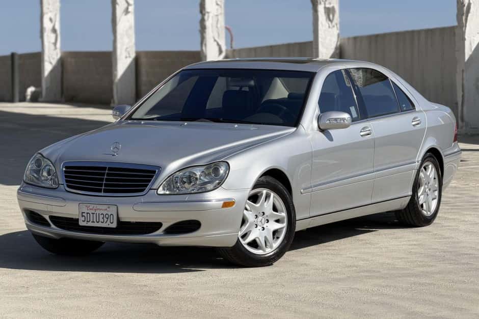2003 Mercedes-Benz W220 S-Class sold for $9,000