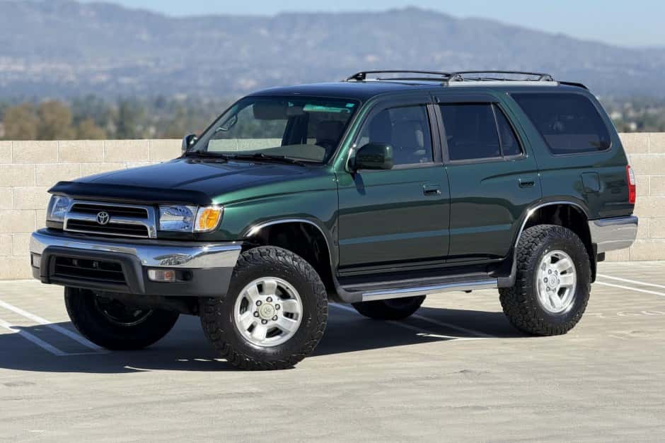 2000 Toyota 4Runner (N180) sold for $15,500