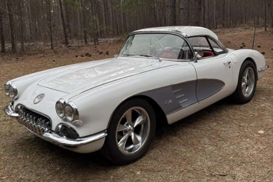 1960 Chevrolet Corvette C1 (1958-1960) sold for $60,000
