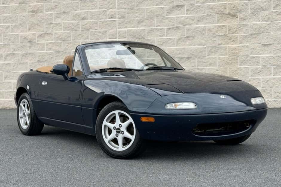 1996 Mazda NA MX-5 Miata sold for $13,250