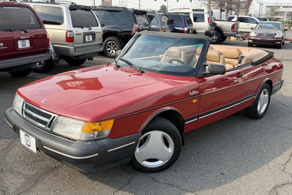 1987 Saab 900 sold for $9,500