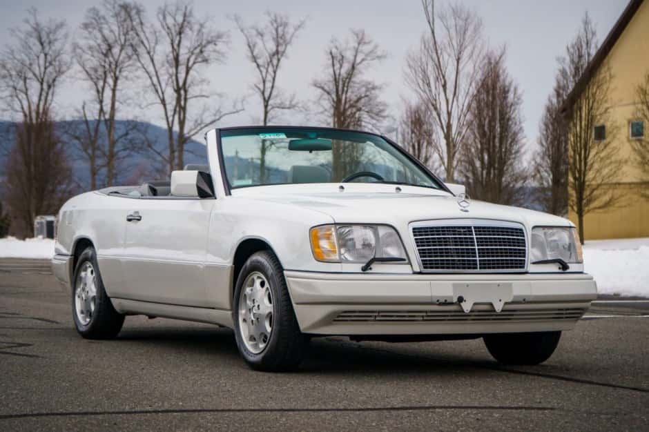 1995 Mercedes-Benz W124 E-Class sold for $19,250