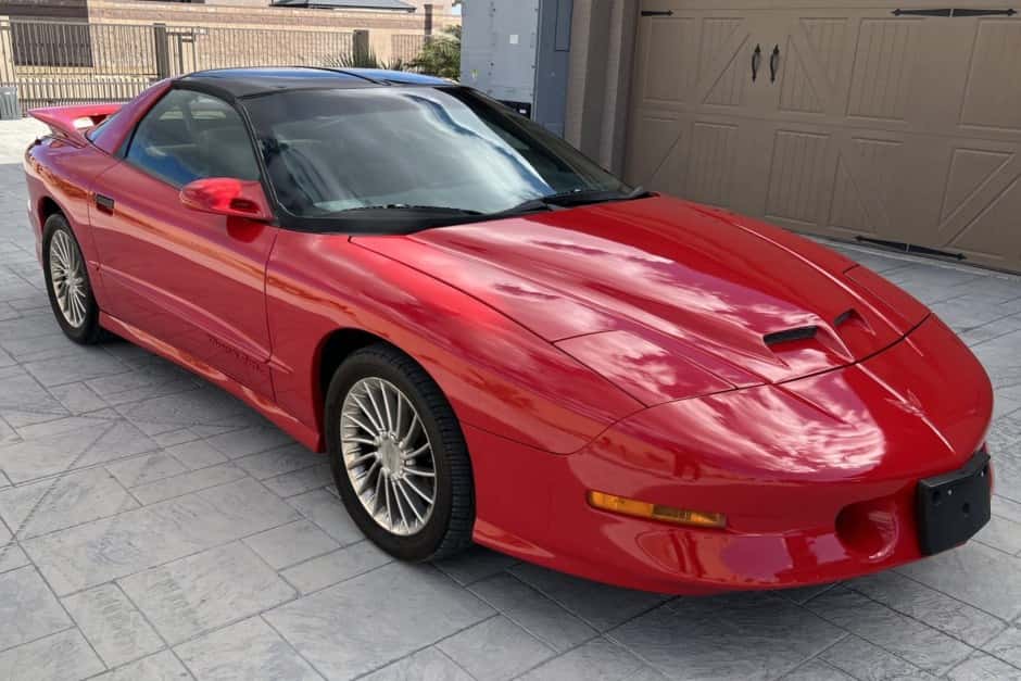 1996 Pontiac Firebird (4th Generation – 1993-2002) sold for $7,100