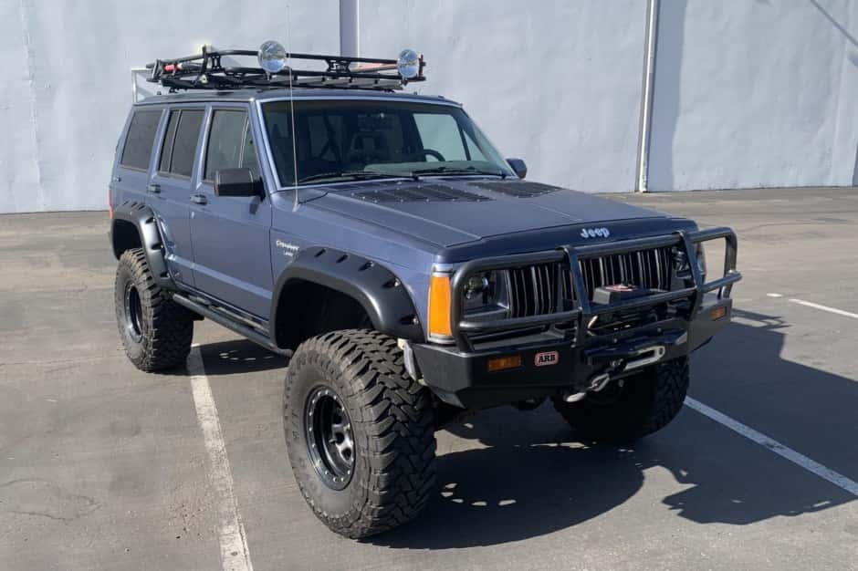 1990 Jeep XJ Cherokee sold for $5,655