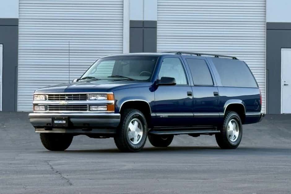1997 Chevrolet Suburban (GMT400 1992-1999) sold for $23,000