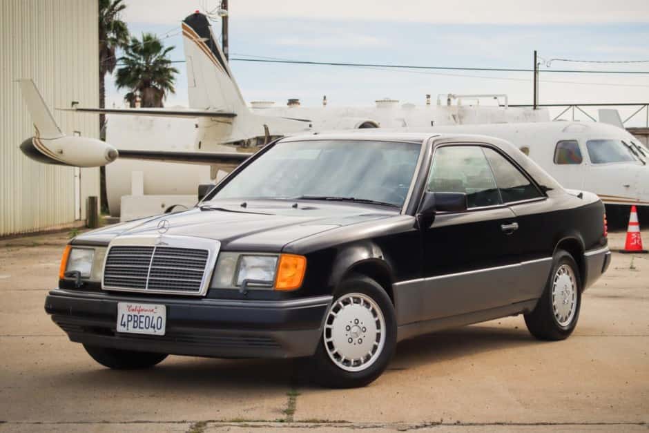 1990 Mercedes-Benz W124 E-Class sold for $15,605