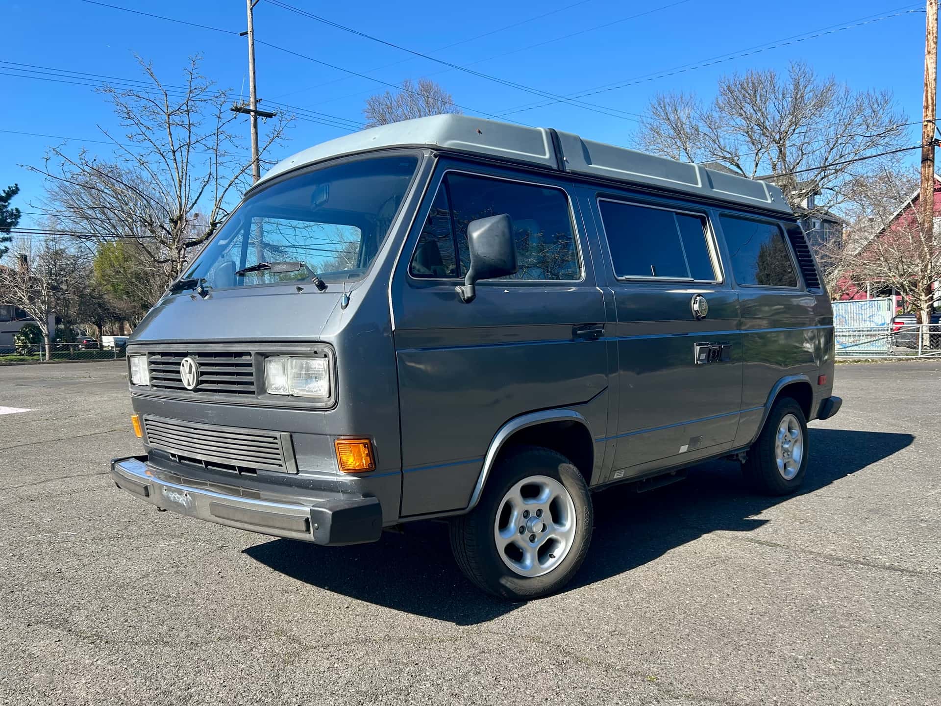 1987 Volkswagen Vanagon sold for $15,001