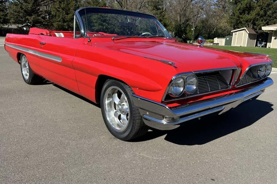 1961 Pontiac Bonneville sold for $24,000