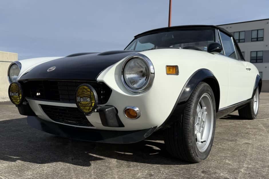 1975 Fiat 124 Spider (1966-1985) sold for $12,000