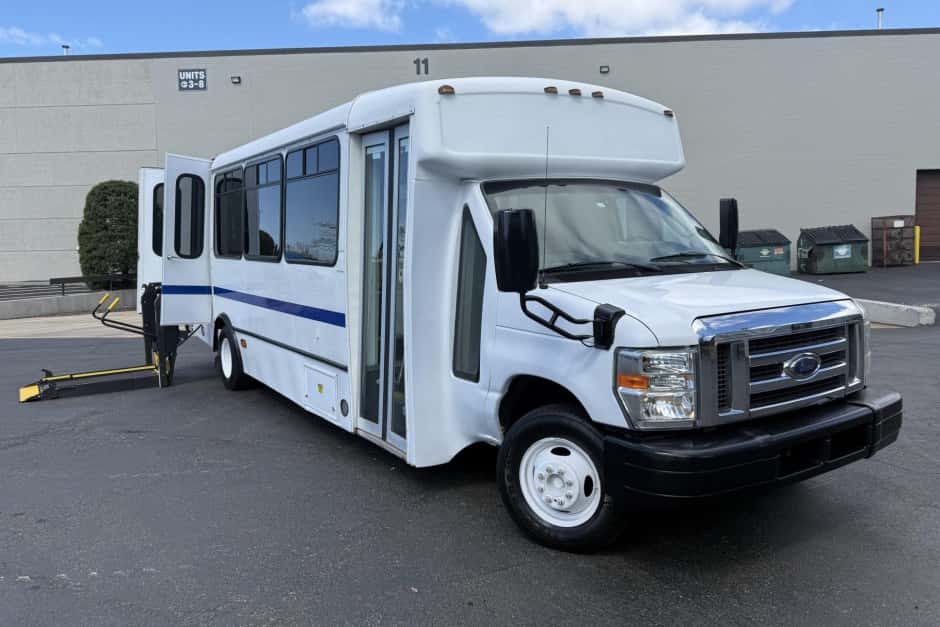 2013 Ford Econoline Van sold for $10,661