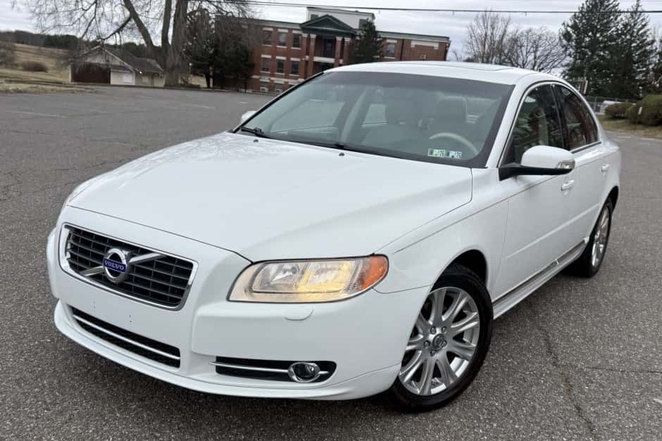 2011 Volvo S80 sold for $6,900