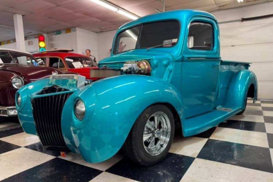 1940 Ford Pickup 1940-1947 sold for $10,000